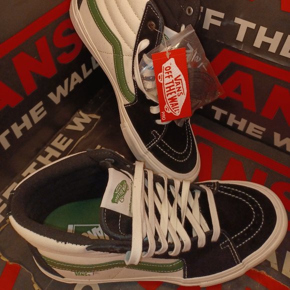 Vans Men's 9.5 Sk8-Hi Pro Black/Alpine White Canvas Suede VN000VHGW6D